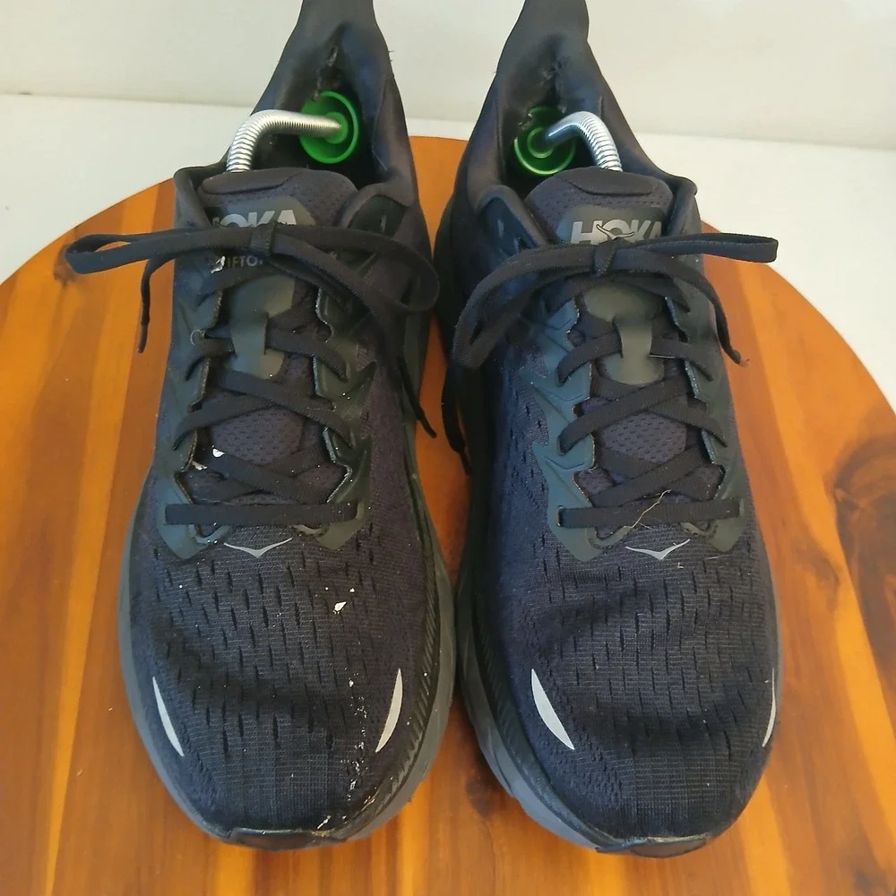 Hoka One One see images